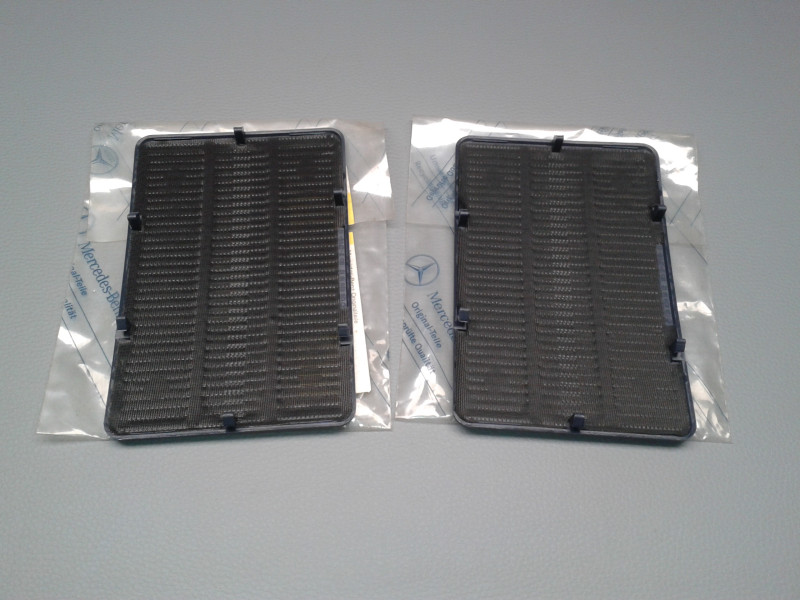 2x Lautsprecherabdeckung hinten blau W126 A1268201812 5076 