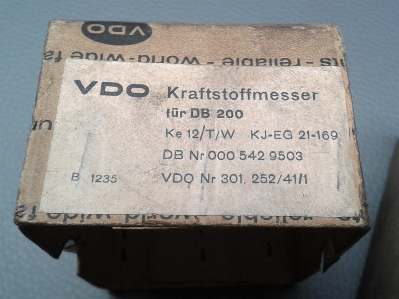 Tankanzeige Kraftstoffmesser W110 W111 A0005429503 