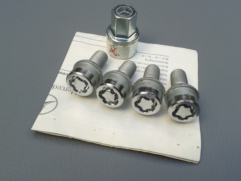 orig. Mercedes-Benz Felgenschlösser SLK R170, M12x21, B66408242