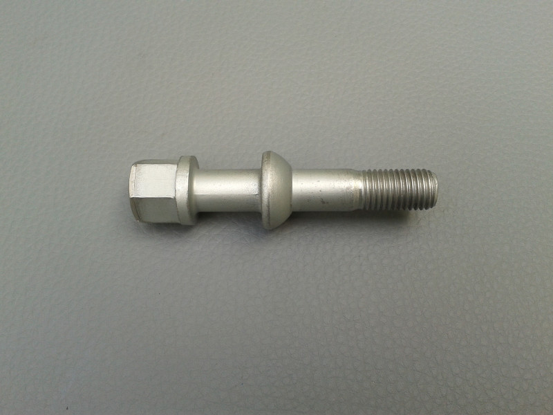 orig. Radschraube mit Edelstahlkappe, 85mm M12x40 Kugelbund, A1264000170