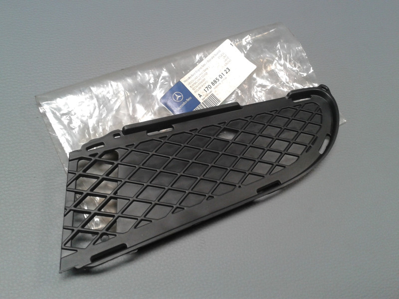 Abdeckung / Ziergitter links Stoßstange vo. SLK R170 W170 A1708850123