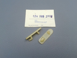 2x Klammer für Abdichtrahmen / Türgummi W124 A1249882778