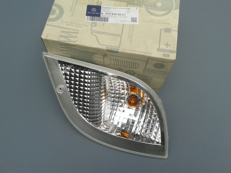 orig. Blinker / Blinkleuchte rechts für Atego 2 A9738200621