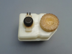 Bremsflüssigkeitsbehälter R107 W123 W114 W115 W116 A0014311402 A0014315502