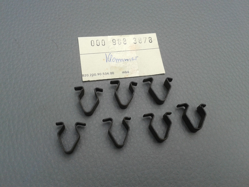 7x Klammer / Spreizklammer W128 W114 W115 W198 W461 A0009883878