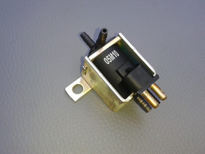 Umschaltventil Magnetventil R107 W123 W126 W201 W124 R129 W140 A0015408697