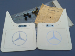 orig. Schmutzfänger hinten, weiß W123 Limousine