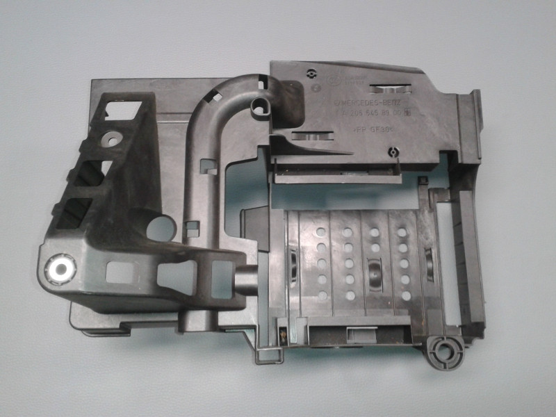 Halter für Steuergeräte im Kofferraum C-Klasse W205 A2055458900 Halter für Steuergeräte im Kofferraum C-Klasse W205 A2055458900