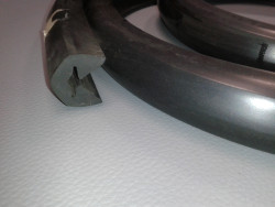 Gummilippe / Prallschiene Stoßstange vorne W114 W115 A1158850021