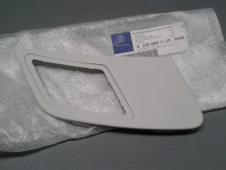 Abdeckung an Stoßstange links außen SL 63 65 AMG R230 A2308851122