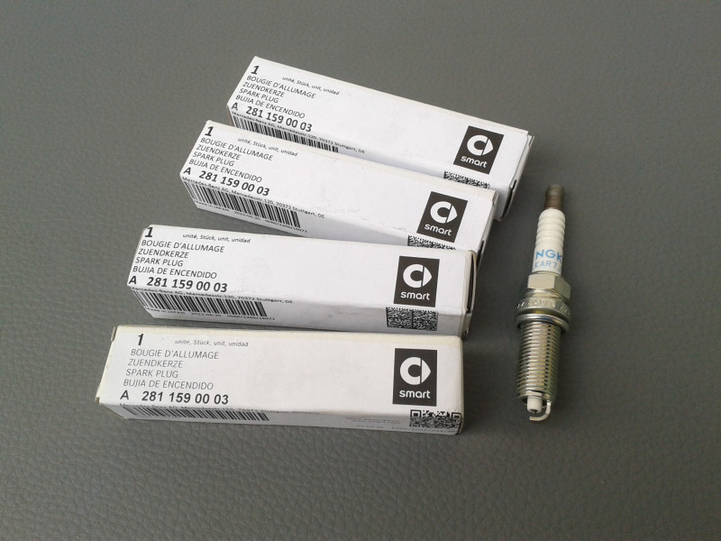 4 orig. Zündkerzen Citan W415 / Smart W453, A2811590003