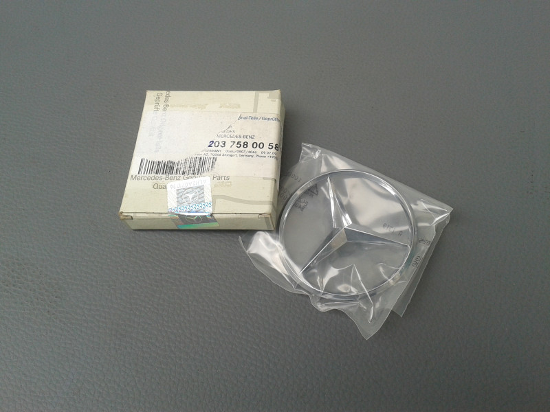 Stern für Heckdeckel / Motorabdeckung div. Pkw A2037580058