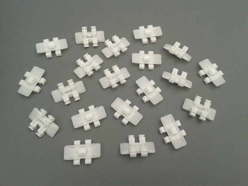 20 Clips / Klammern Zierleisten oben W202 W203 W208 W209 W210 W211 W639 A0079887178