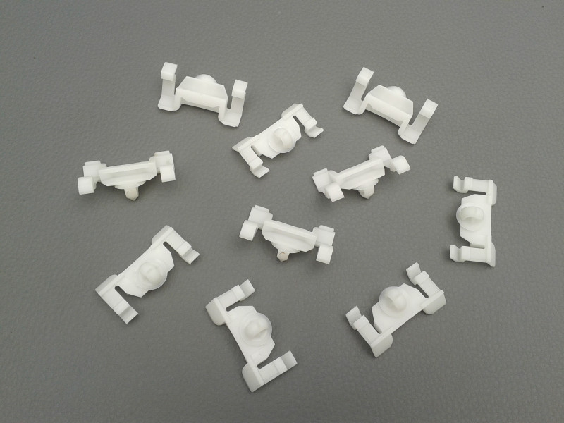 10 Clips / Klammern Schwellerverkleidung oben R170 W202 W208 A0099884178