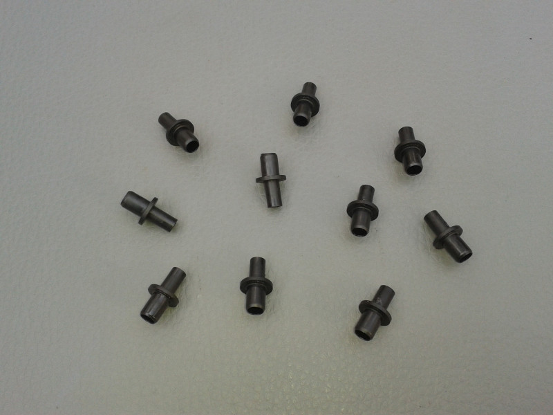 10x Spreizniet / Spreizdübel Verkleidung Kofferraum W124 A124 A1249900092