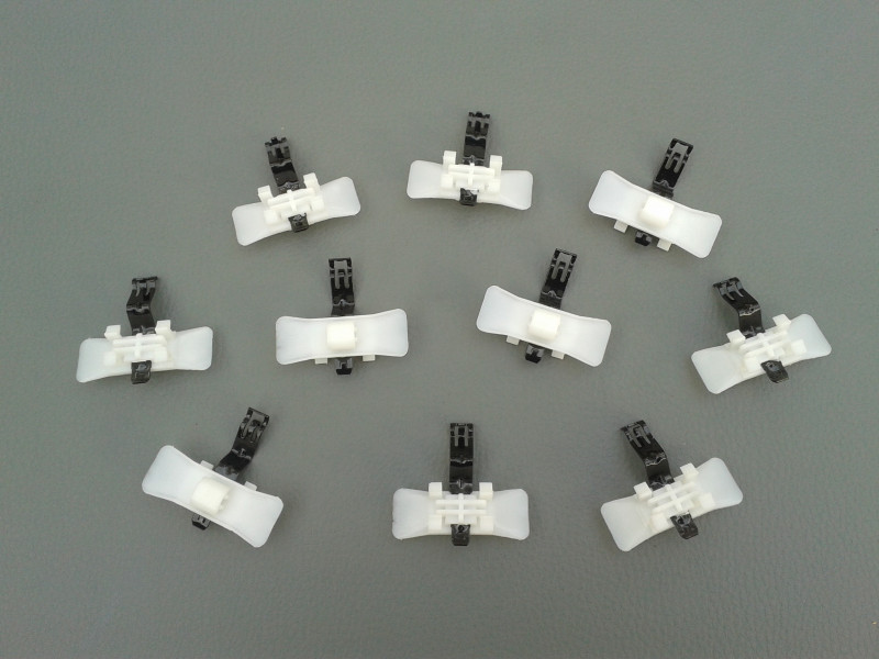10x Clip / Federklammer Sacco Beplankung W124 S124 A124 C124 2. Serie A1249889478