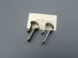 2x Klammer Befestigung Kühler W123 W126 W124 W201 A2015040046