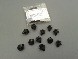 10x Clip / Klammer Verkleidungen außen W203 W205 W209 W213 A0009970133