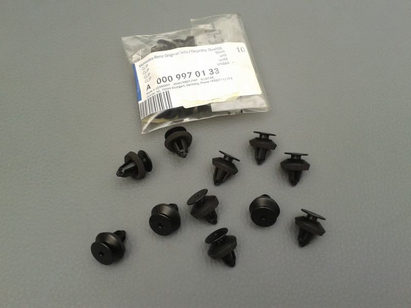 10x Clip / Klammer Verkleidungen außen W203 W205 W209 W213 A0009970133