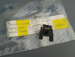 Klammer für Chromleisten hi. seitlich 955 C-Klasse W202 A2028800493