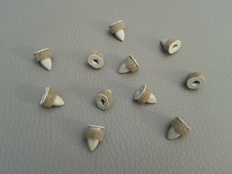 11x Dübel für Verkleidungen außen W123 W201 W124 R129 A1236900018