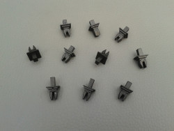 10x Clip / Spreizniet Lüftungsgitter W123 A1239900492
