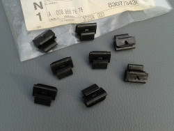 8x Klammer Abdichtschiene Türen W208 W209 W213 A0089887678