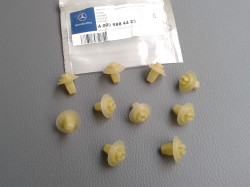 10 Dübel / Stopfen W124 S124 1. Serie A0009884425