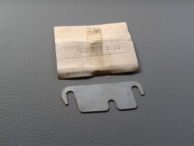 Unterlage Anschlag Innenteil Rückwandtür S123 A1237660205