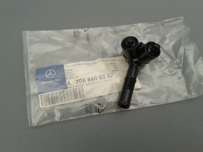 Düse / Düsenkopf Scheinwerferreinigungsanlage links CLK W208 A2088600347