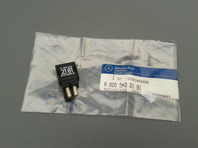 Abgleichstecker R107 W126 W201 W124 A0005402181