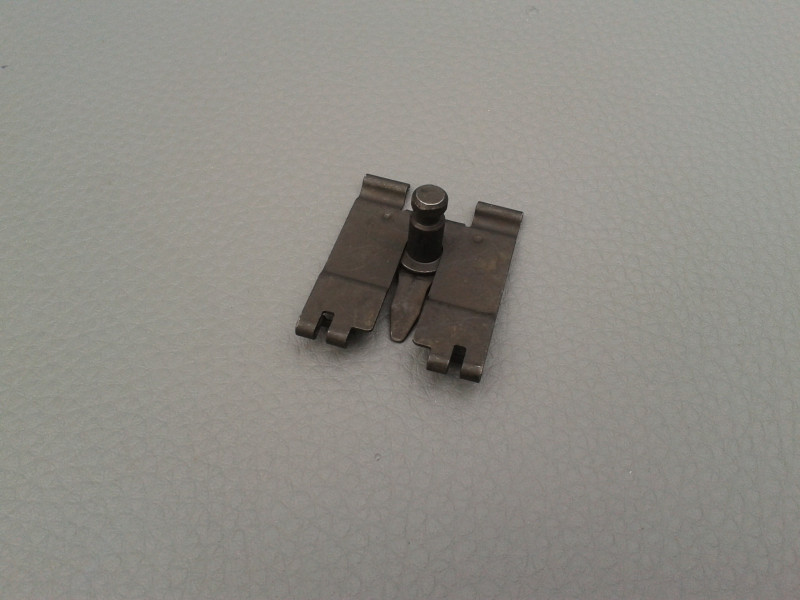 Klammer für Chromleisten hi. mitte 955 C-Klasse W202 A2028800993