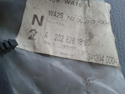 Dichtung für Blende unter Scheinwerfer rechts C-Klasse W202 A2028261880