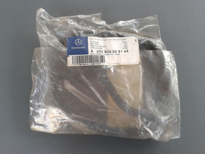 Dichtung für Streuscheibe / Scheinwerferglas Bosch C-Klasse W202 A2028260591