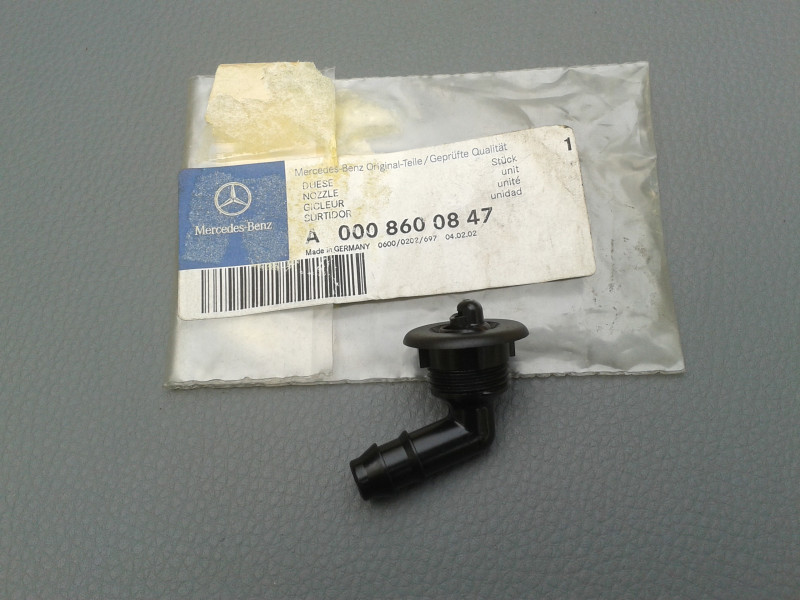 Düse Scheinwerferreinigungsanlage SRA G-Modell W463 W465 A0008600847