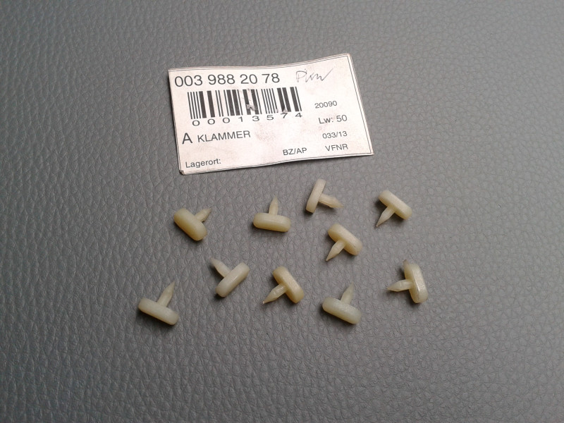 10x Klammer Zierstab Kühlergrill Mitte W114 W115 W116 W123 W126 W201 NEU
