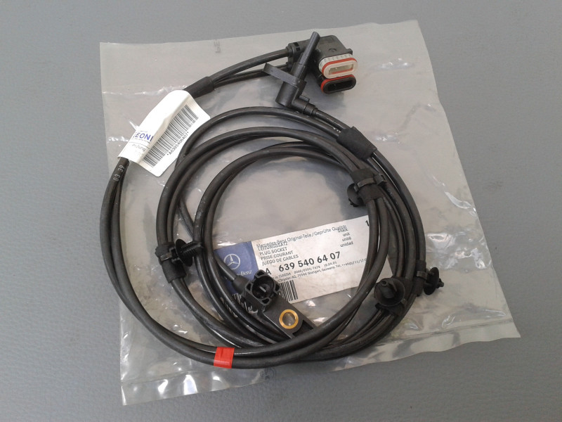 Drehzahlsensor hinten rechts Vito W639 A6395406407