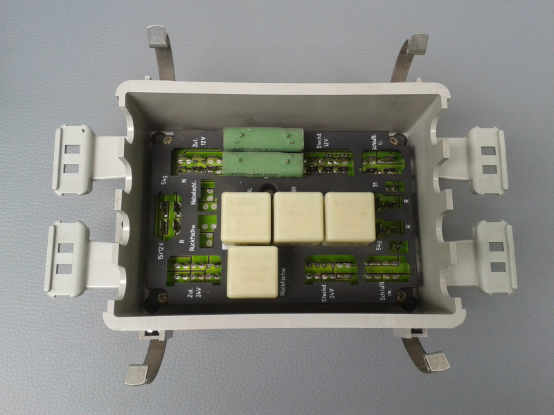 Sicherungsdose Vorschaltgerät Anhänger 12V Vario A6685400024