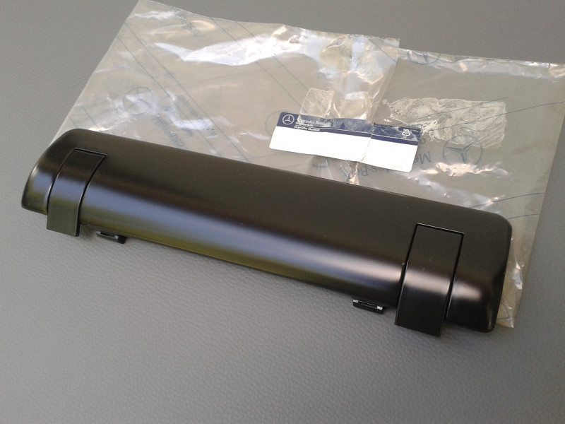 Abdeckung / Klappe abnehmbare AHK C-Klasse W202 bis 6/97 A2028800024
