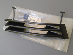 Abdeckklappe rechts Stoßstange vorne C-Klasse W202 A2028800405