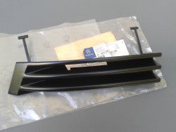 Abdeckklappe links Stoßstange vorne C-Klasse W202 A2028800105