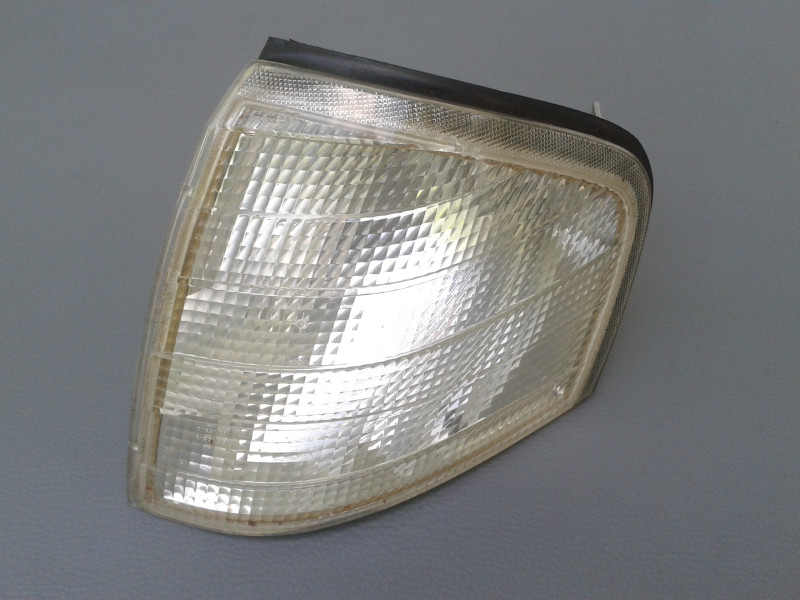 Blinker links weiß C-Klasse W202 A2028260943 Valeo