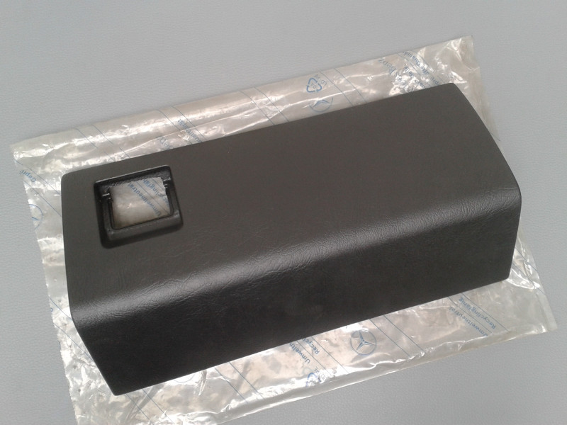 Deckel Handschuhfach schwarz C-Klasse W202 A2026800298