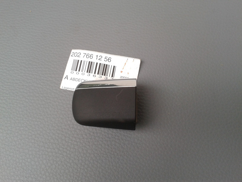 Abdeckung / Endstück Türgriff hinten rechts W202 W210 A2027661256