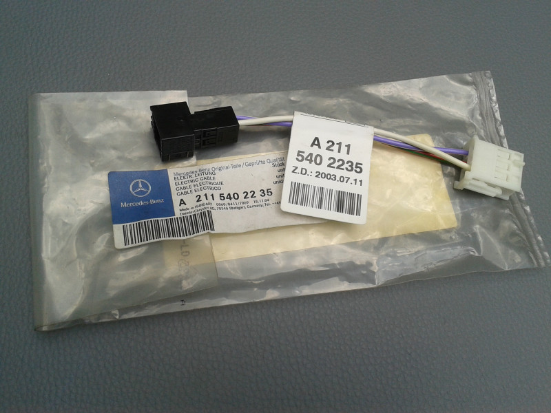 Leitungssatz Navi TV-Tuner Schnittstelle W211 W219 A2115402235